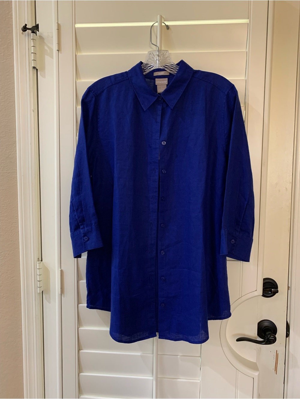 Chico's Deep Royal Blue No Iron Linen Casual Button-Down Shirt size 1 (8/M). NWT